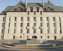 Une vue de l’arrière de l’édifice de la Cour suprême du Canada